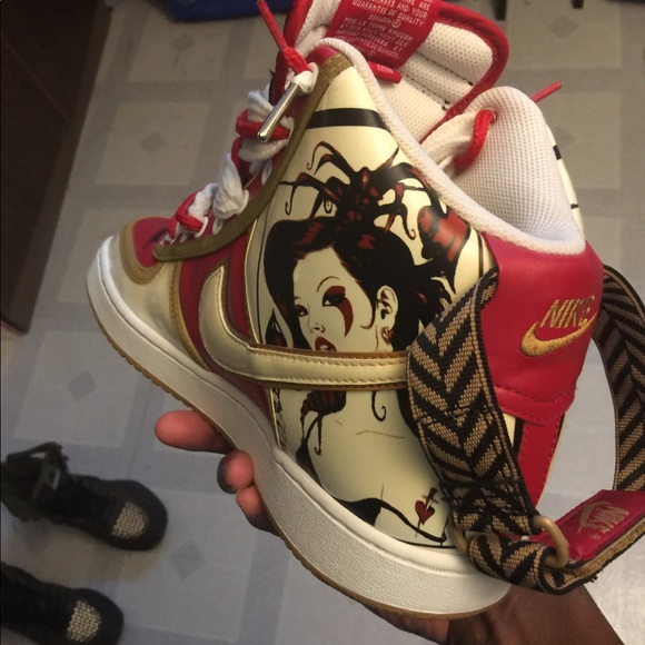 {$mooth’s KING Nike Air Custom} - Picture 3 of 3